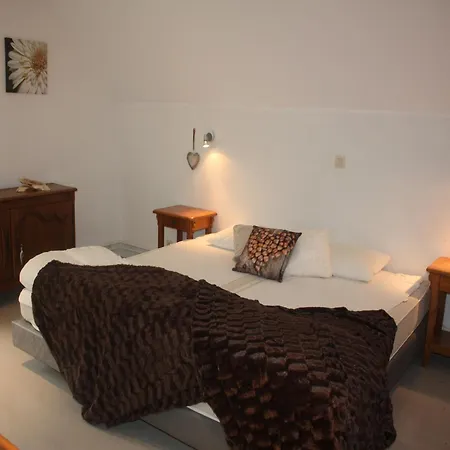 Bovigny With Cinema بيت للعطل